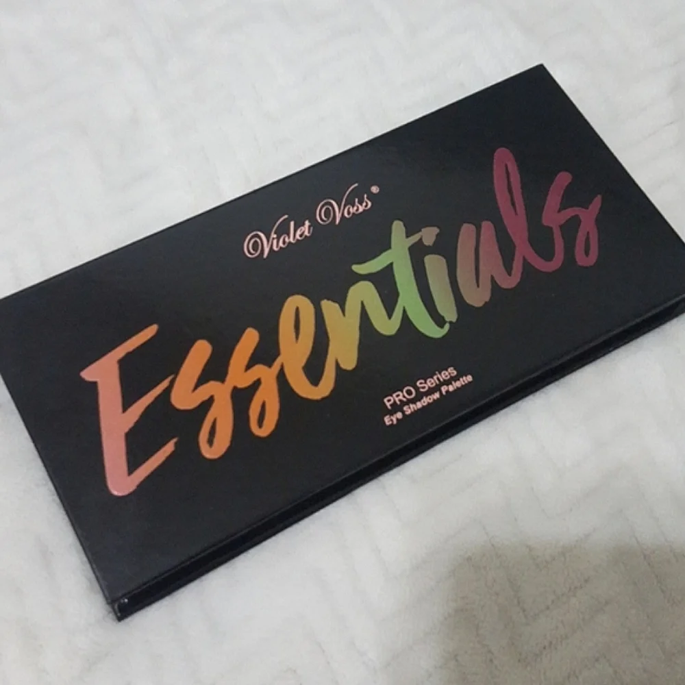 Violet Voss Essentials Palette